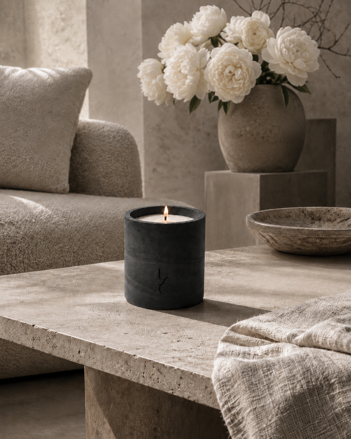 Dark Kisu | Concrete Candle